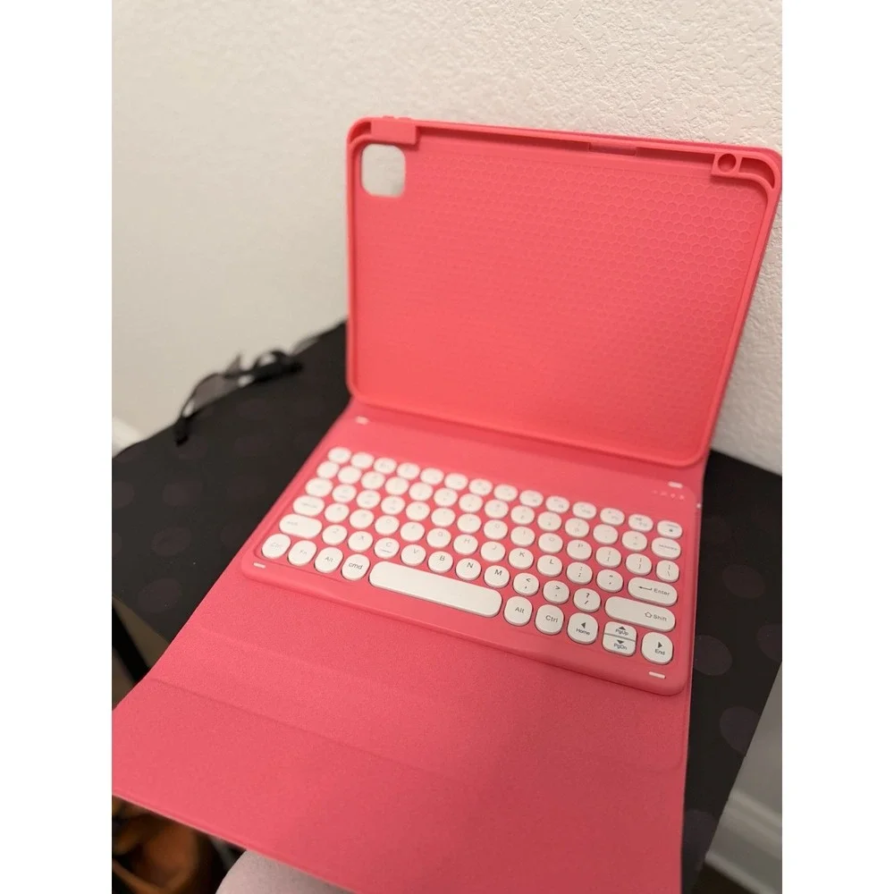Wireless keyboard protective case for ipad Pro 11 M4 2024‎ and M5 2025 Pink